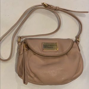 Marc Jacobs crossbody nude
